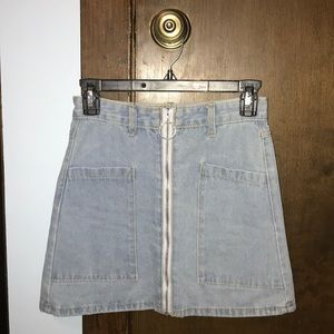 Zipper down jean skirt
